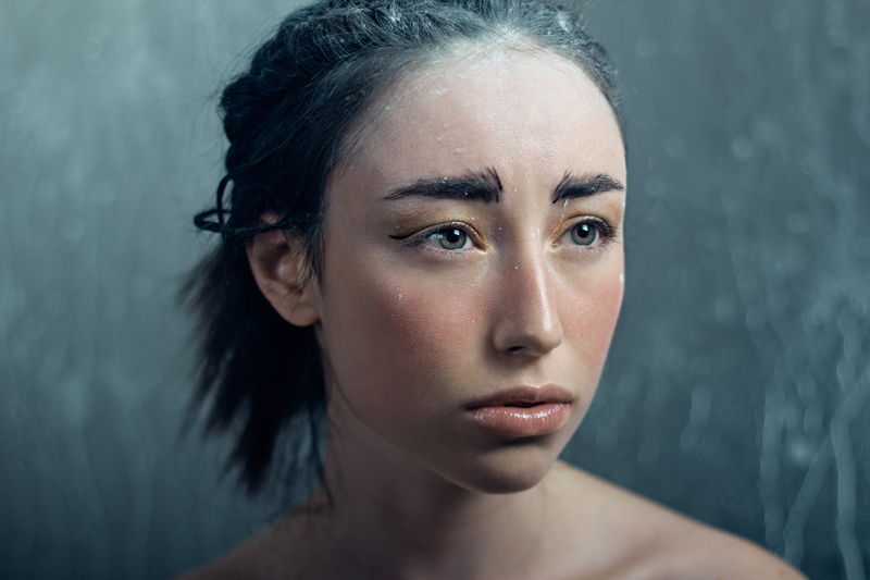 Foundation: Face & Body EyeBrows: Creme Liner Eye Shadows: Amber Lights Eye liner: Blacktrack FliudLine Blush: Improper Copper Cream Colour Base Lips: Pro Gloss Clear Highlights: Luna Cream Colour Base All @ M.A.C Cosmetics