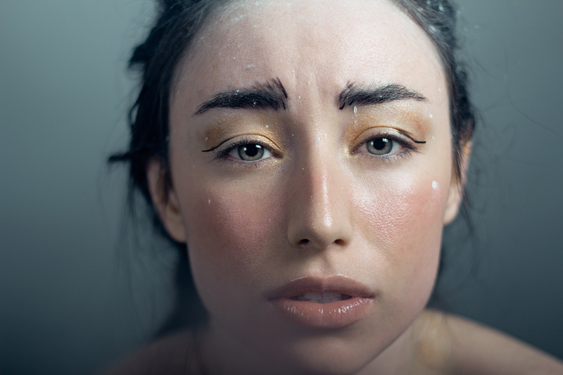 Foundation: Face & Body EyeBrows: Creme Liner Eye Shadows: Amber Lights Eye liner: Blacktrack FliudLine Blush: Improper Copper Cream Colour Base Lips: Pro Gloss Clear Highlights: Luna Cream Colour Base All @ M.A.C Cosmetics