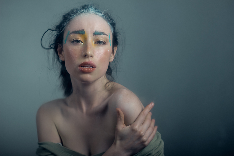 highlights: progloss clear and Glitter Reflects in Transparent Teal, Lips Gloss: Vernis a Levres #7, #17