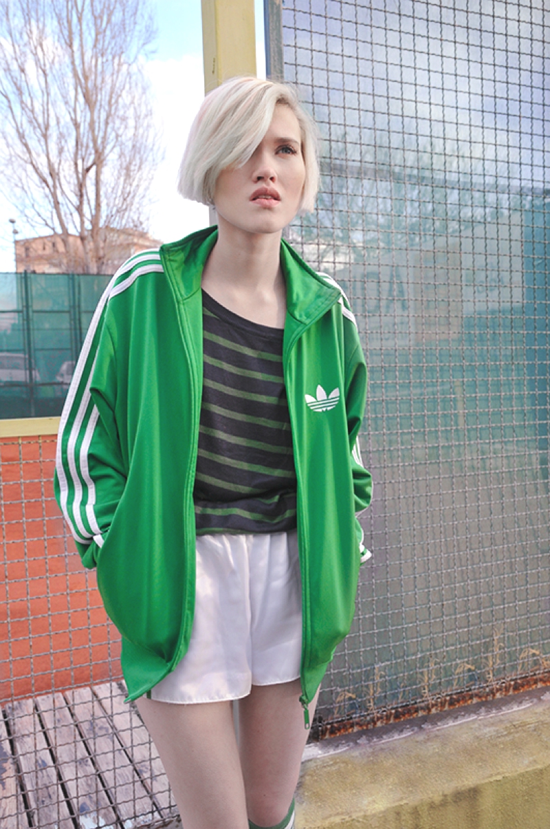 T-shirt H&M, Shorts: Adidas, Socks: Converse, Shoes: Adidas, Sweater: Adidas