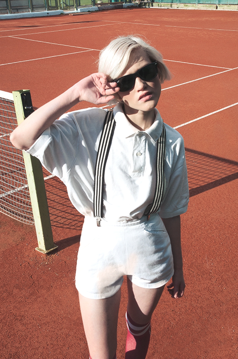 Polo: Ralph Lauren, Shorts: Usage, Socks: Converse, Shoes: Adidas, Glasses: Rayban, Sling: Vintage 40s
