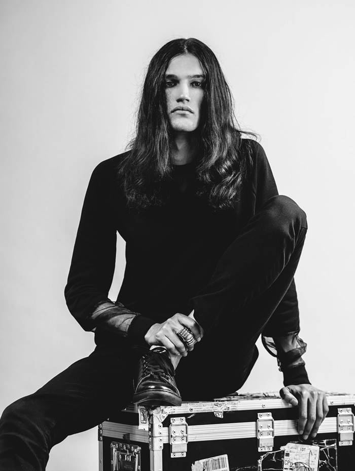 KARUM is wearing Sweatshirt - ASOS, Jeans - Pull & Bear, Shoes - Creative Recreation, Ring - Topman