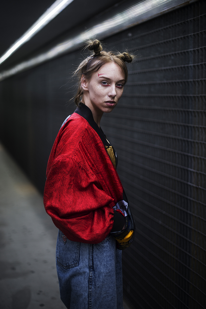 Bomber: Vintage, Jeans: Forelli