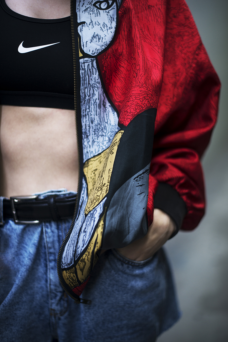 Top: Nike, Bomber: Vintage, Jeans: Forelli