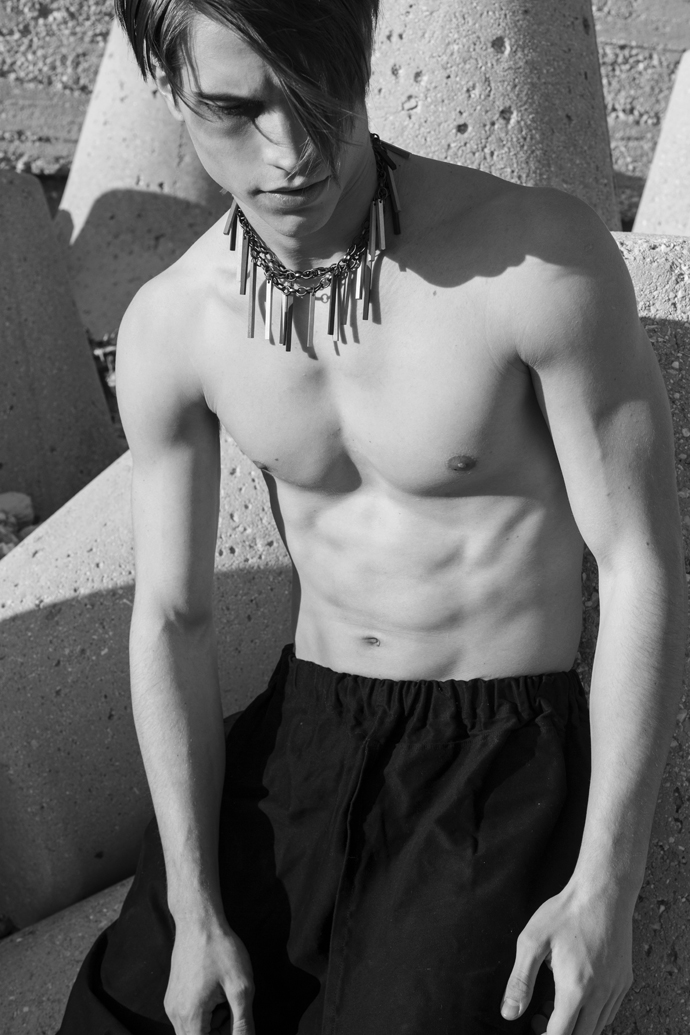 Trousers: He-m-n-oid, Bara statement necklace: Bunny Tales 