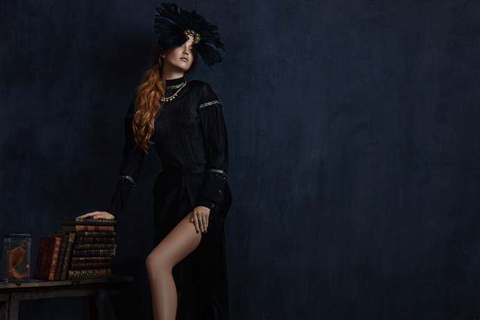 Headpiece: Le Roni, Top: Made in Wonderland by Tonje Arnesen, Skirt: Rinaree, Necklace: Topshop