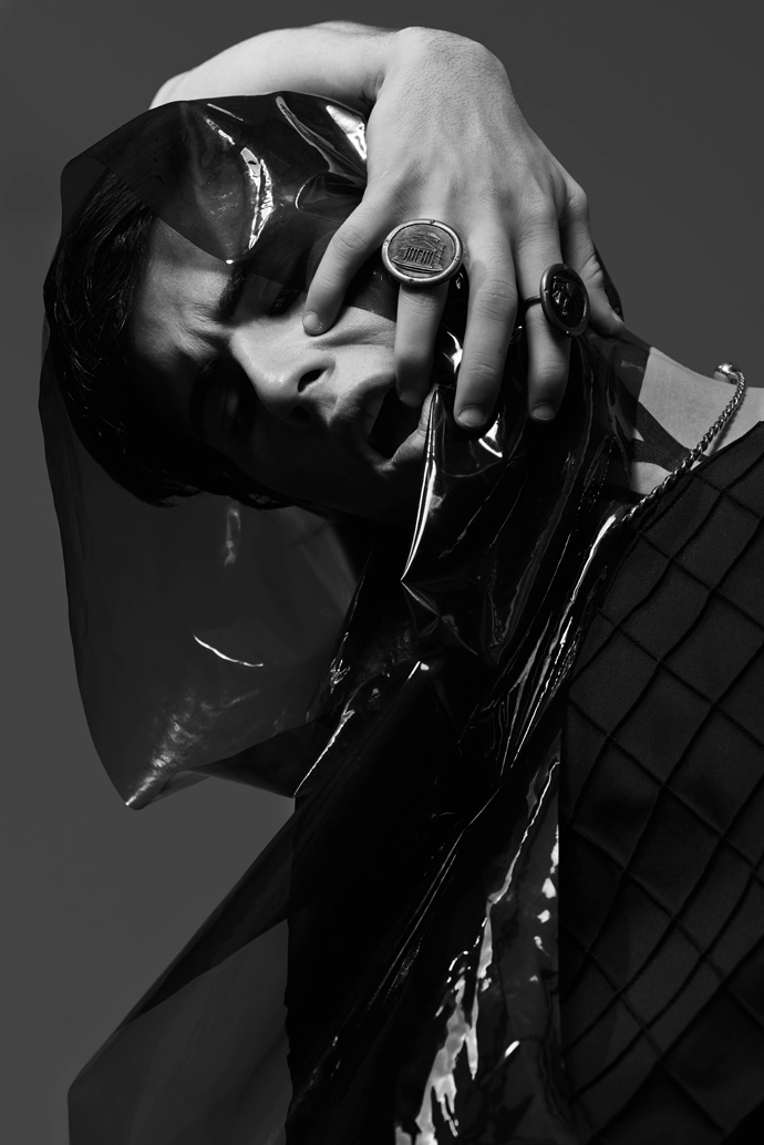 Top: Mashael Alrajhi  Jewellery: Sylvie Corbelin