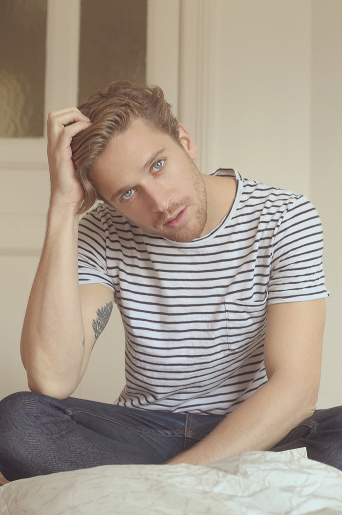 shirt by American Apparel trousers by Levi´s