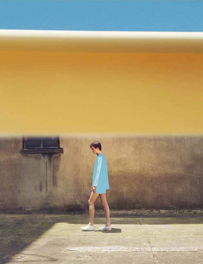 jacket and shorts Tiffany Pattinson sneakers Nike