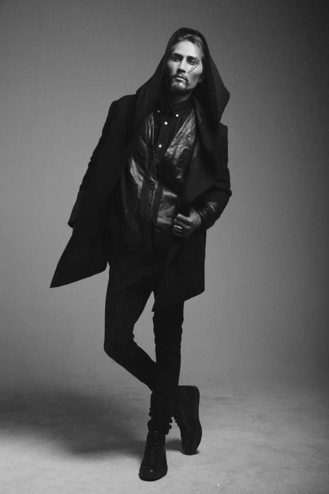 Shirt: Frank and oak Jacket: vintage leather Pants & coats : L'momo Shoes: Get Outside