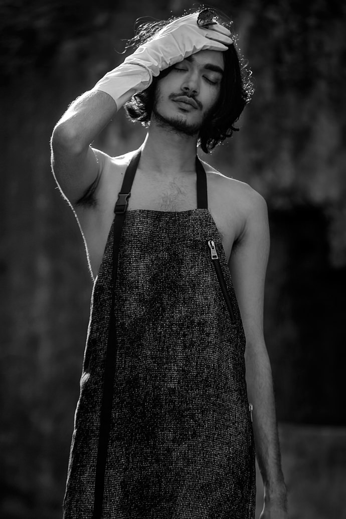 Rabanne wears Dress by Tom Rebl
Glove are Stylist’s own
Ring by Tom Rebl