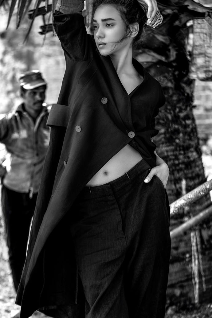 Arlette wears Coat by Tom Rebl
Pants by Tom Rebl
Rings by Tom Rebl