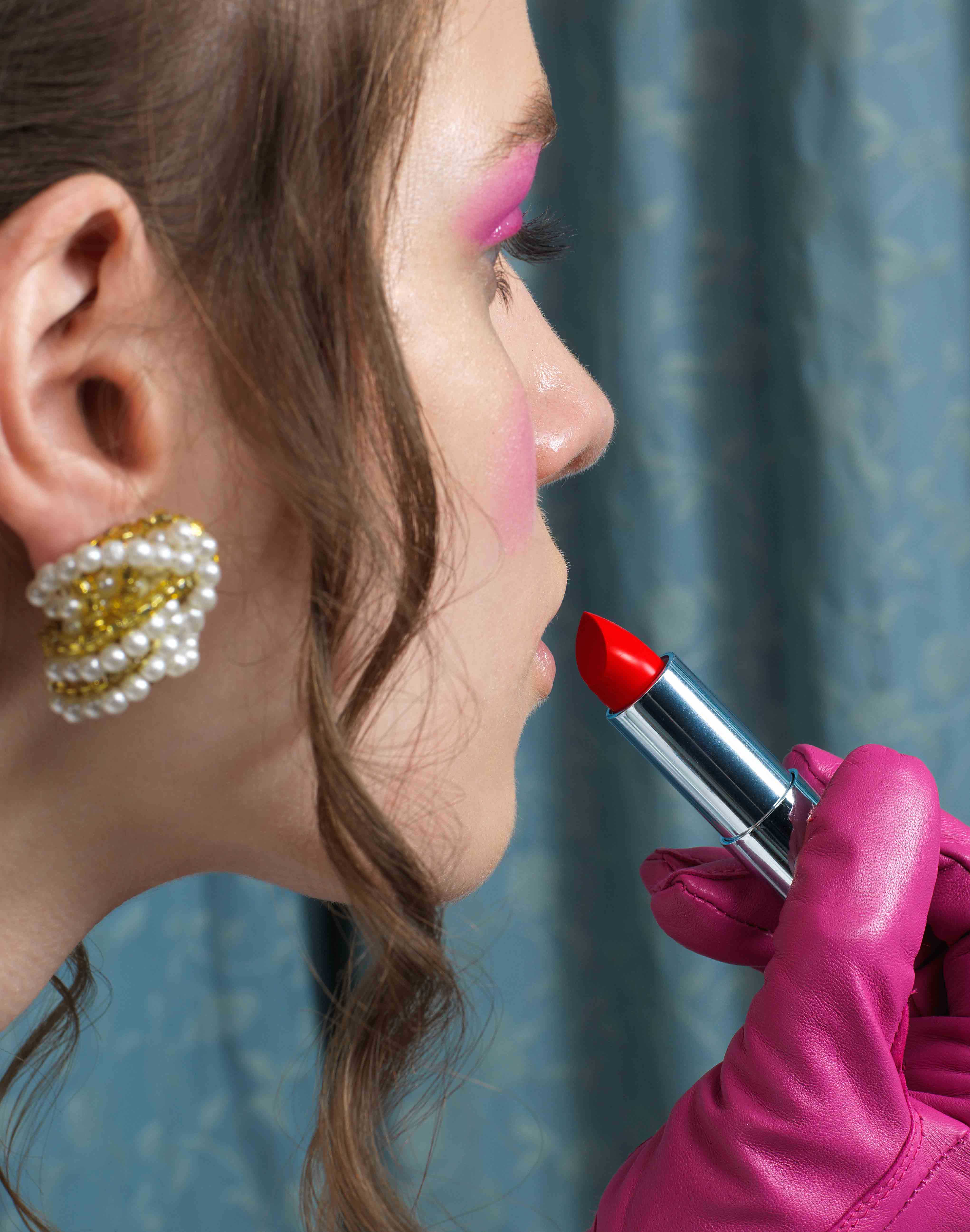 Earrings & gloves by vintage