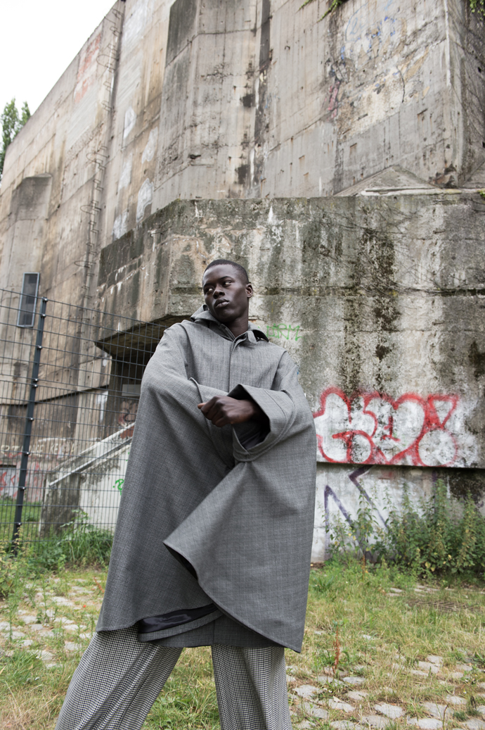 coat: NORWEGIAN RAIN, pants: FOMME