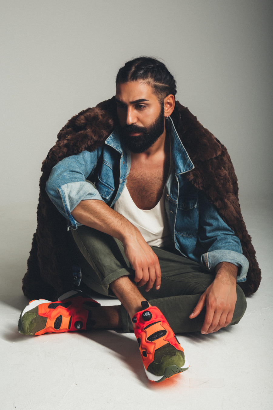 Shirt vintage brown coat by Asos green pants vintage Sneaker by Puma ; Pump it