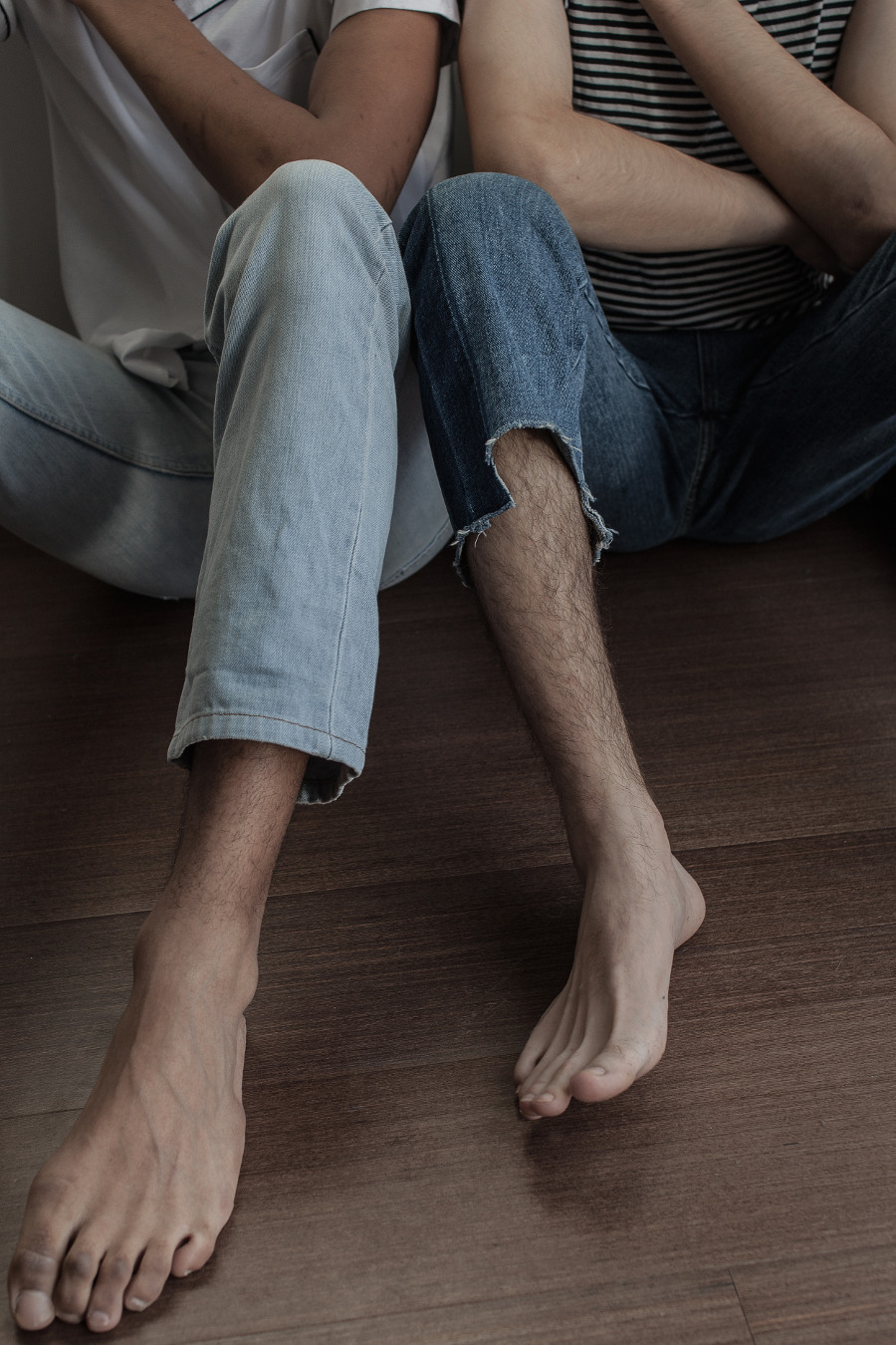 RIGHT Jeans by Levi’s Shirt by A.P.C LEFT Jeans by Levi’s Shirt is Stylist’s Own