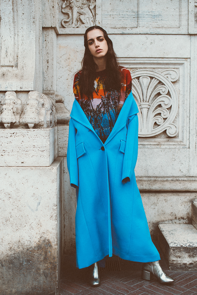 Jumper: N 21
Coat: Marni
Shoes: MM6