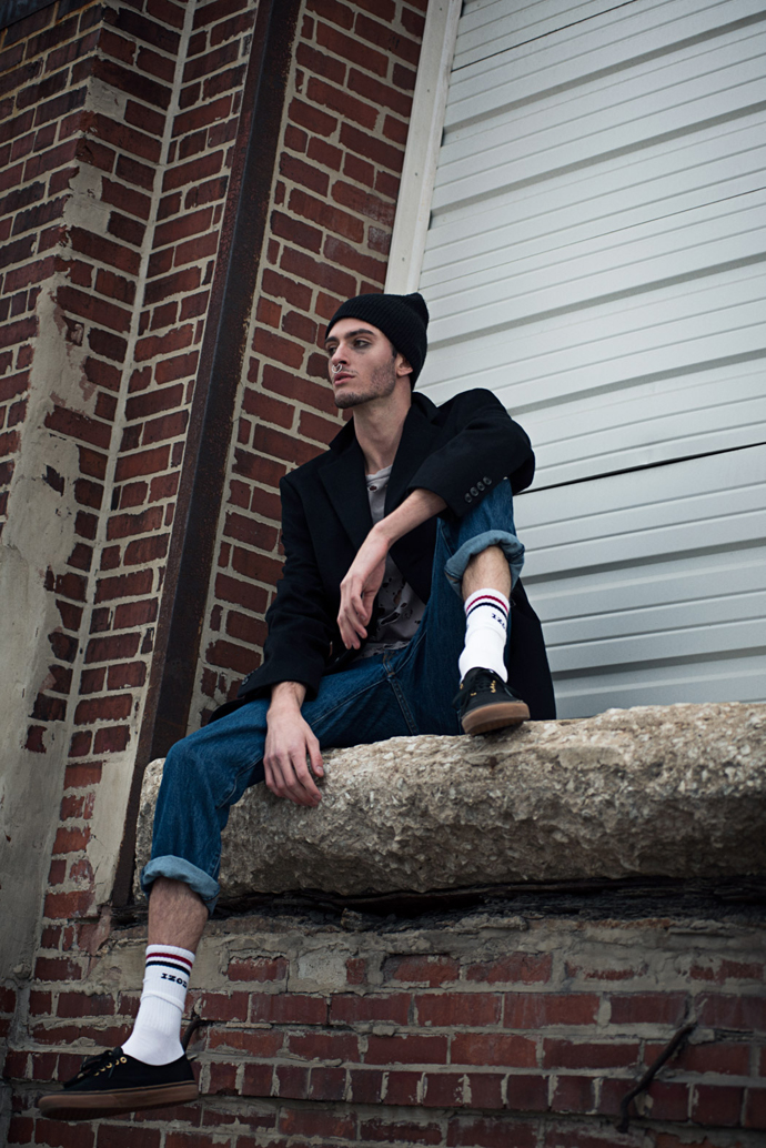 Coat-Stafford  Shirt- H&M  Jeans- Levis Vintage Hat- Model personal Socks-Izod Shoes- Vans 
