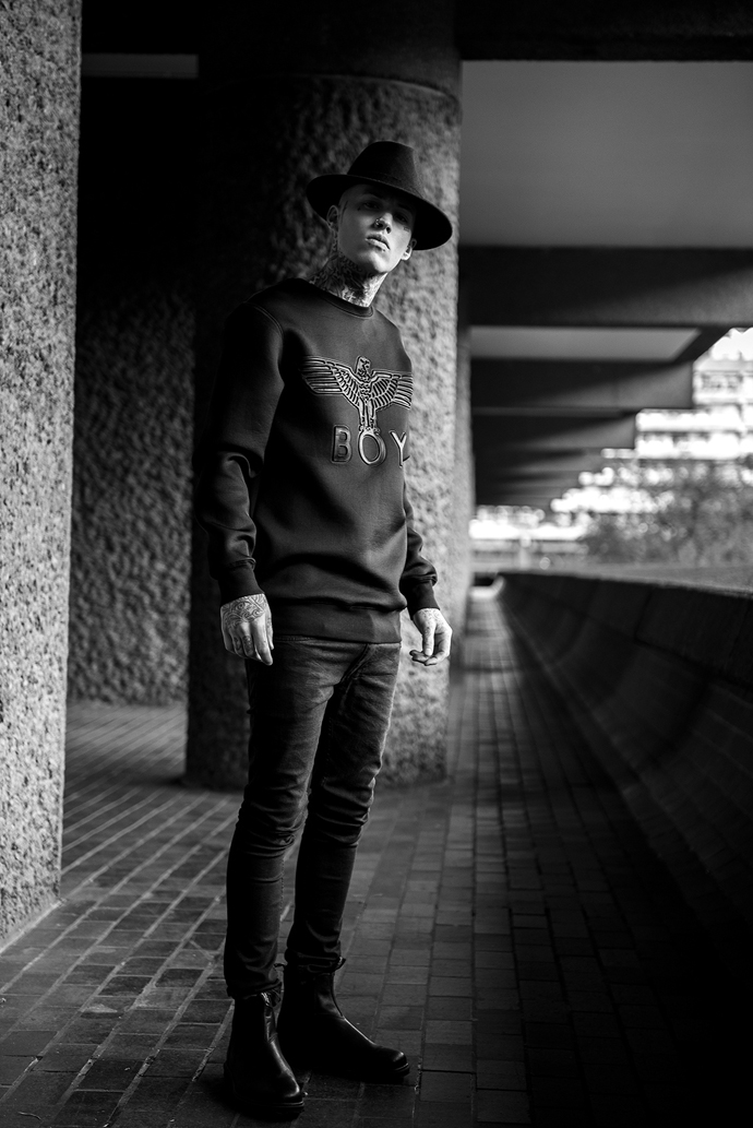 Black fedora hat ALL SAINTS Black scuba jumper BOY LONDON Black skinny jeans RELIGION Leather chelsea boots BLUNDSTONE